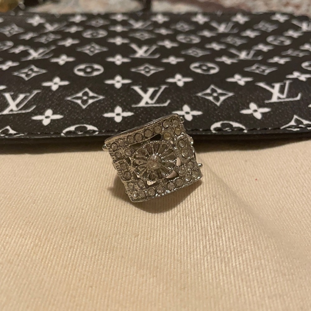 Show stopper ring